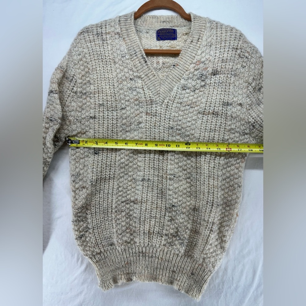 Vintage Pendelton Virgin Wool V Neck Sweater Beige Speckled Knit Mens Size M - Picture 4 of 5